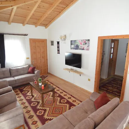 Uras - Kayakoy'de Muhafazakar Jakuzili Villa *
